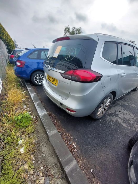 Dezmembrez Opel Zafira C 1,6 CDTI