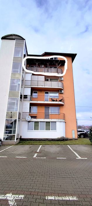 Vând apartament cu 3 camere