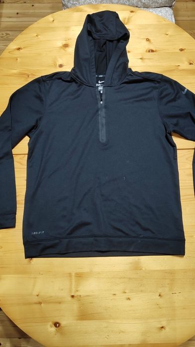 Продавам комплект nike dry fit размер М