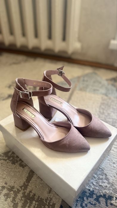 Продам туфли замшевые