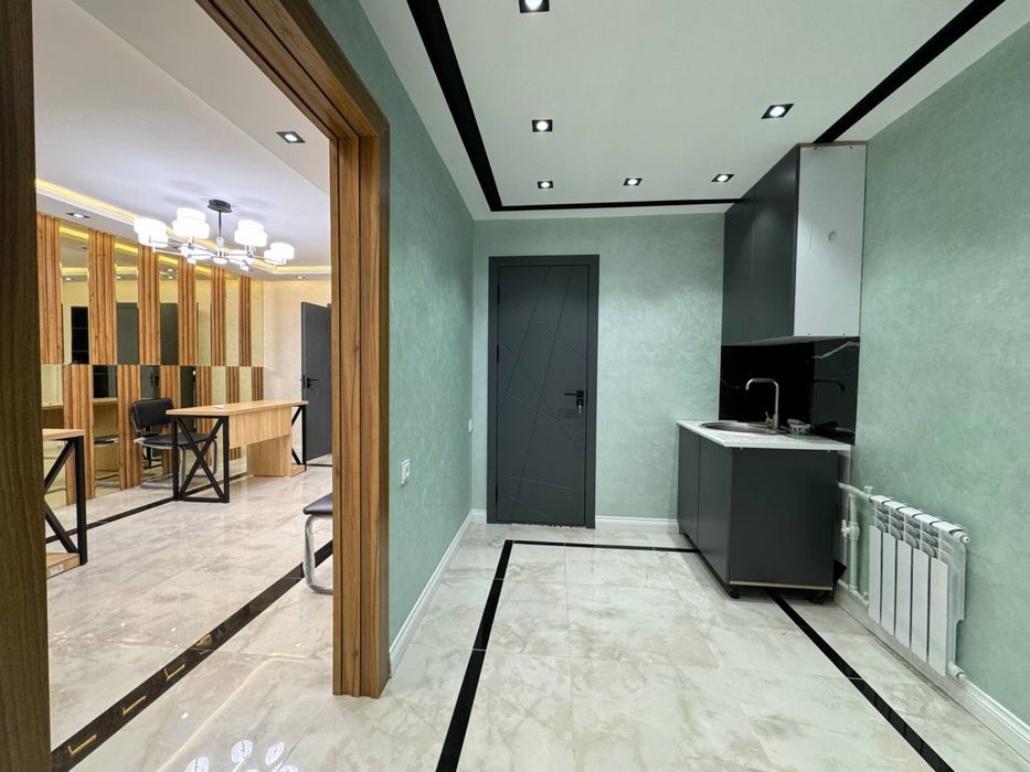 Продаю Своя Hi-Tech Office Ул.Лисунова Кафе Парвоз Вдоль дороги 85м2