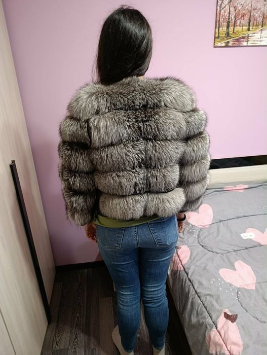 Кожено яке с косъм от сребърна лисица