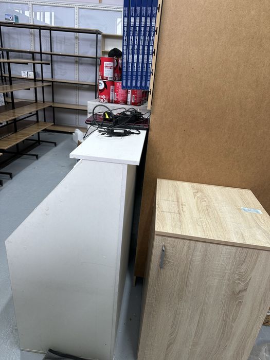 Продам стеллажи и шкафы