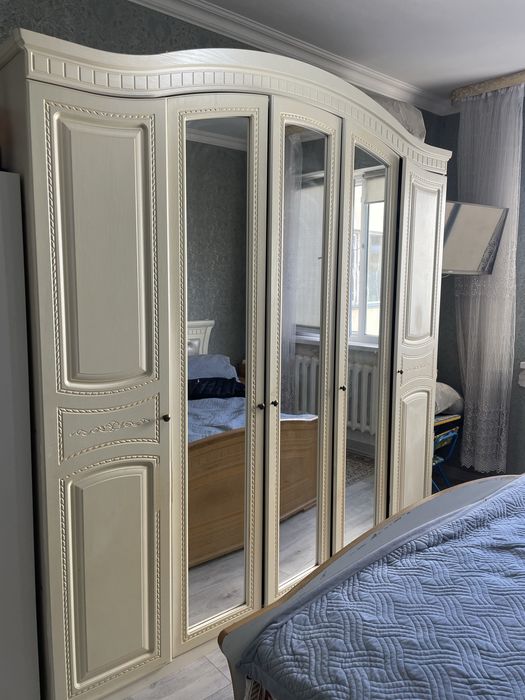 Спальный гарнитур