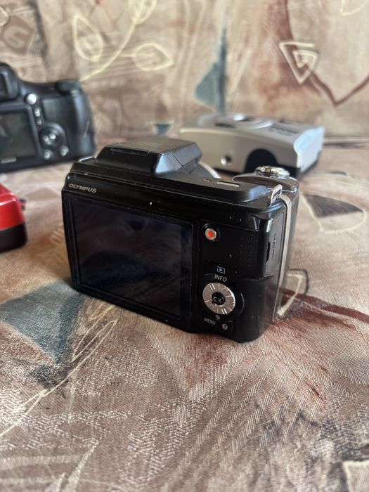 Vand aparate de fotografiat