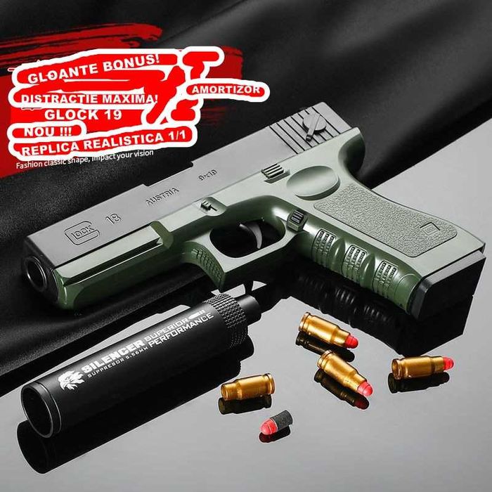 Pistol senzational trage cu cartuse si le arunca  lateral ca cel real.