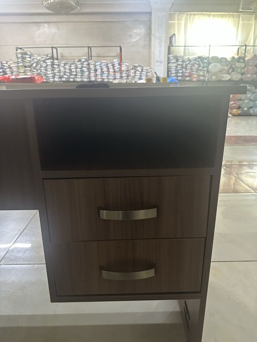Письменный стол срочно продам