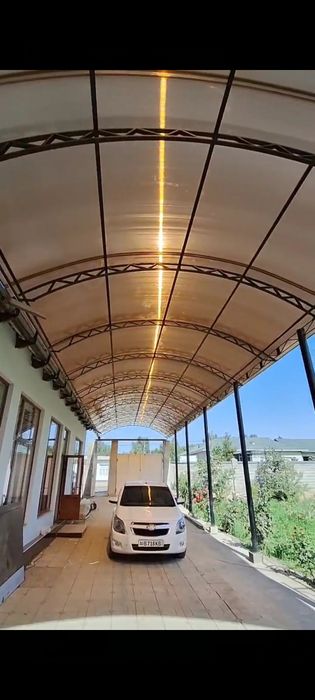 Лексан поликарбонат рассиядан келтирилган