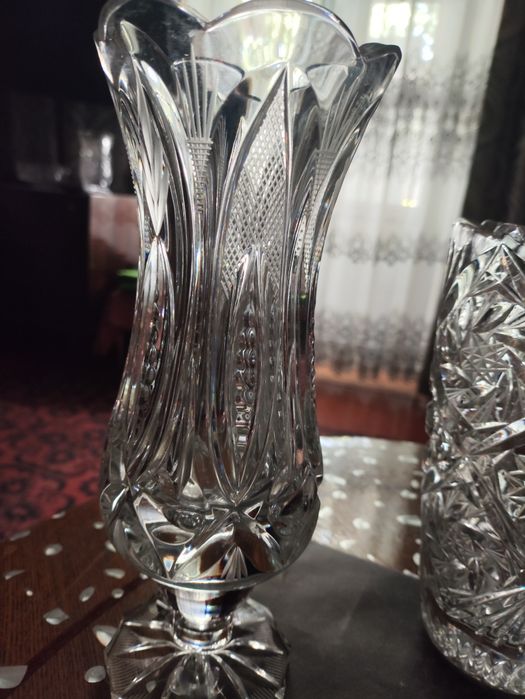 Вазы для цветов.