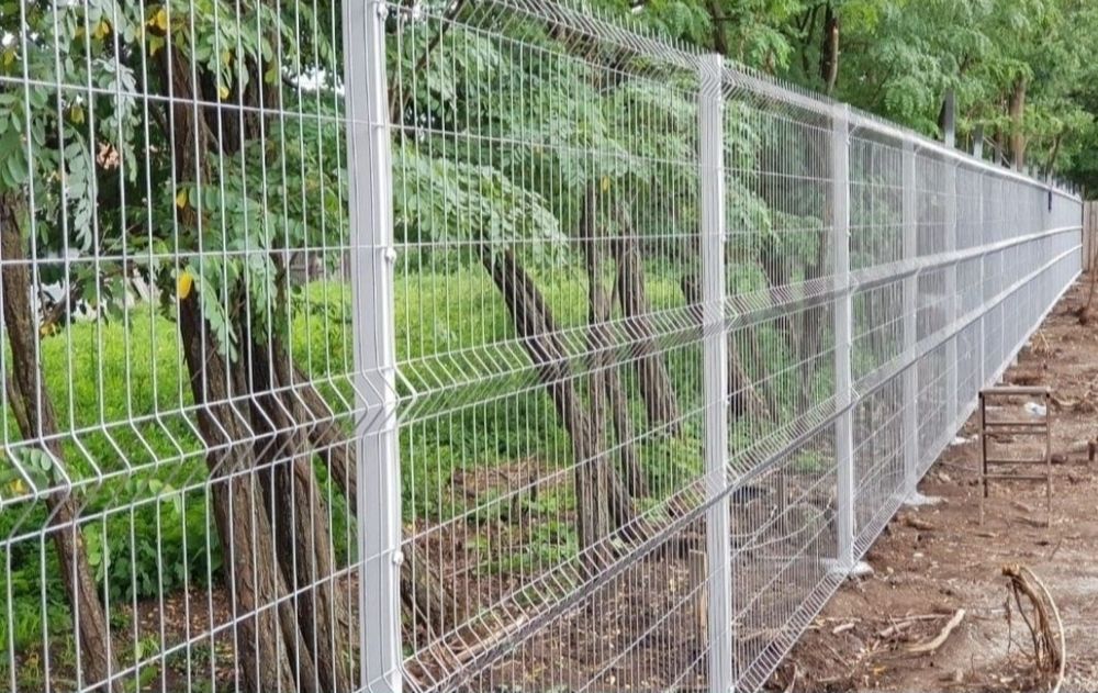 Vând garduri si porti din plasa