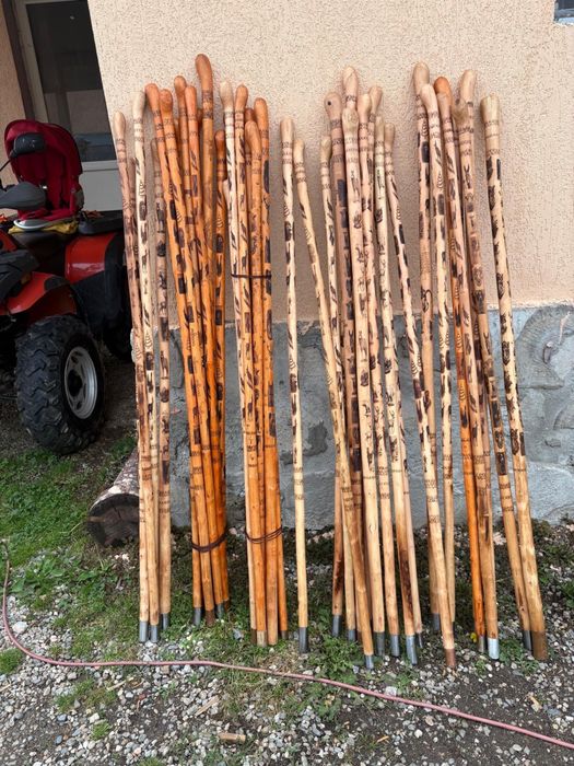 Bate din lemn de corn