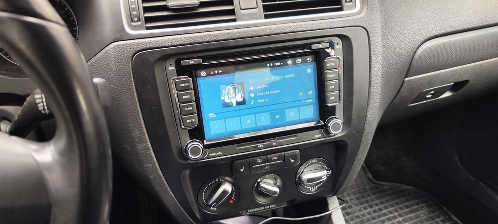 VW Jetta mk6 2.5 SE - АГУ + допълнителни екстри