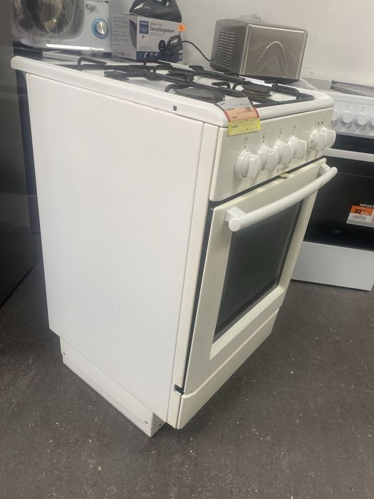 Свободностояща комбинирана готварска печка газ/ ток Electrolux 50 см.