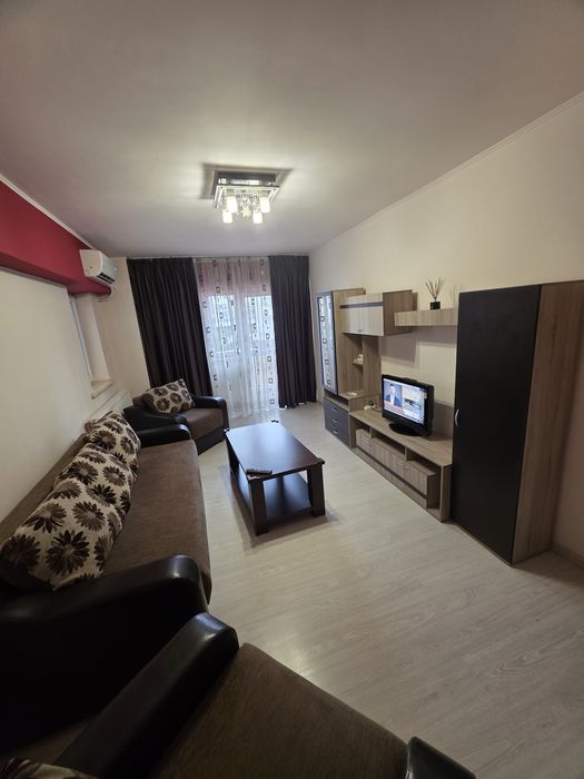 Închiriez  apartament ultracentral, 2 decomandate