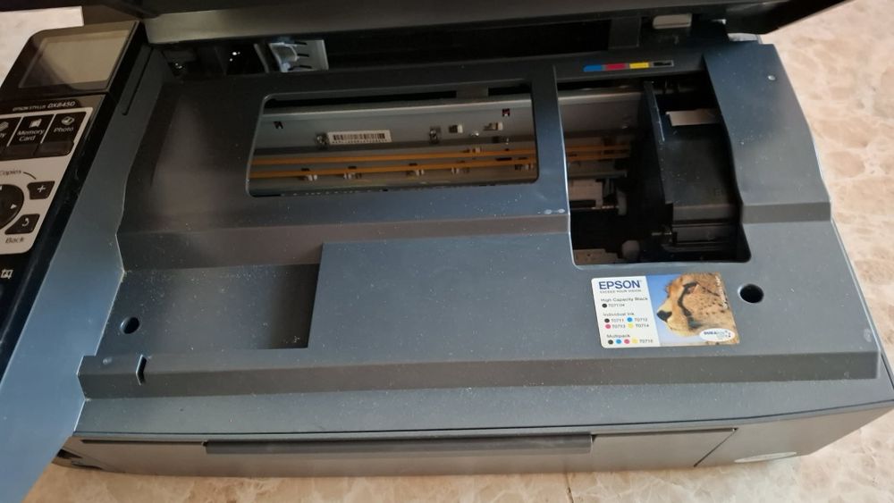 Продавам принтер Epson