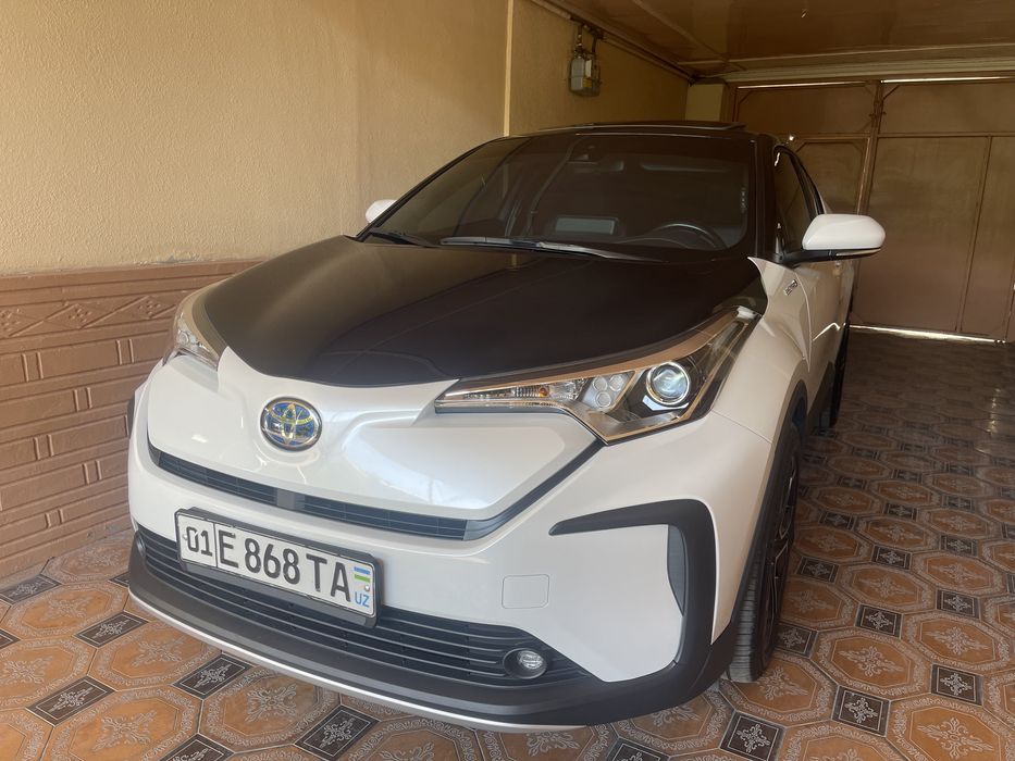 TOYOTA электромобили сотилади йили  2021 22 ранги оқ краскаси тоза