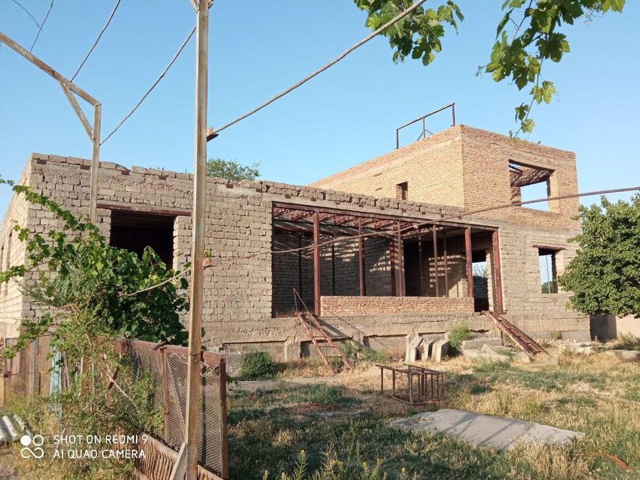 Arzon noturar joy binosi va 0.98 ga yeri bilan shoshilinch sotiladi