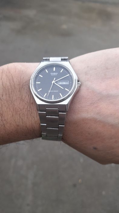 Casio Quartz erkaklar soati