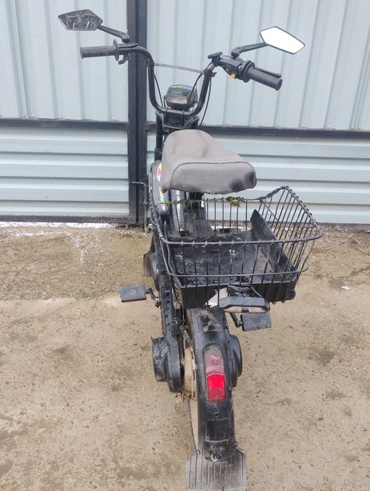 Vand moped Piaggio bravo 49cc  in stare foarte buna
