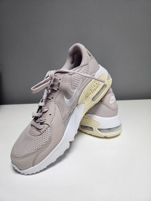 Чисто нови Air Max Excee W