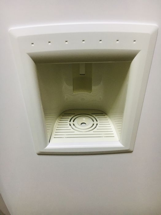 Оригинальной фирменный двух камерный холодильник BEKO MADE IN TURKEY