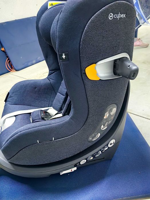 Продавам детско столче Cybex Sirona