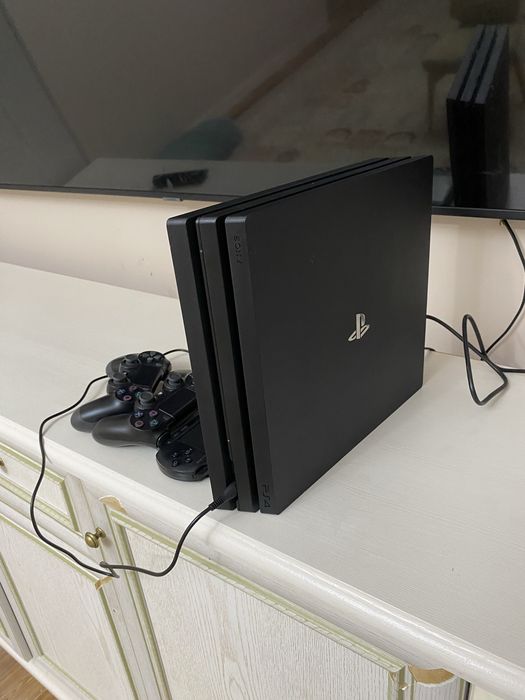 PS4 PRO 1тб японская