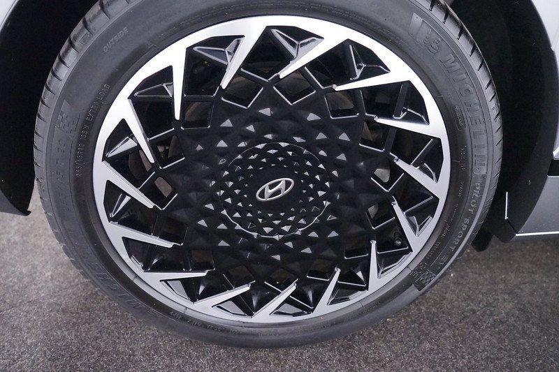 Гуми с джанти за Хюндай Айоник 5