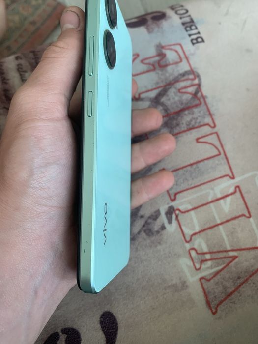 телефон Vivo Y03,
