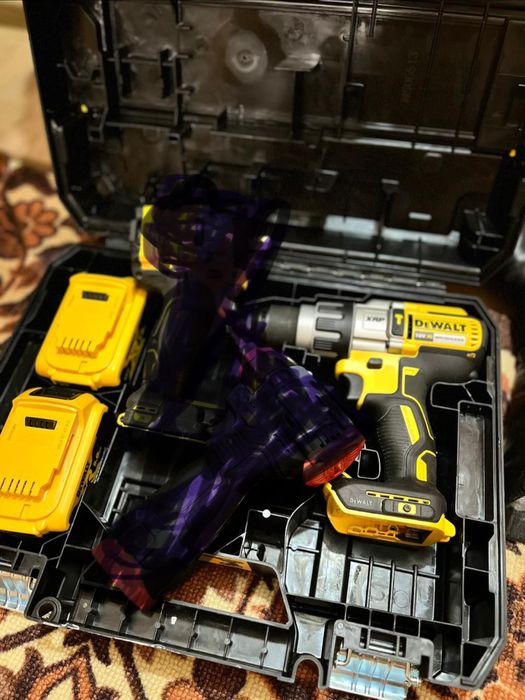 DeWALT дрель шуруповерд DCD 996 P2
