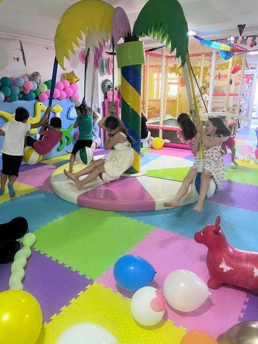 Vând afacere activă – Loc de joacă pentru copii cu piscină încălzită | Sector 2, București – URGENT