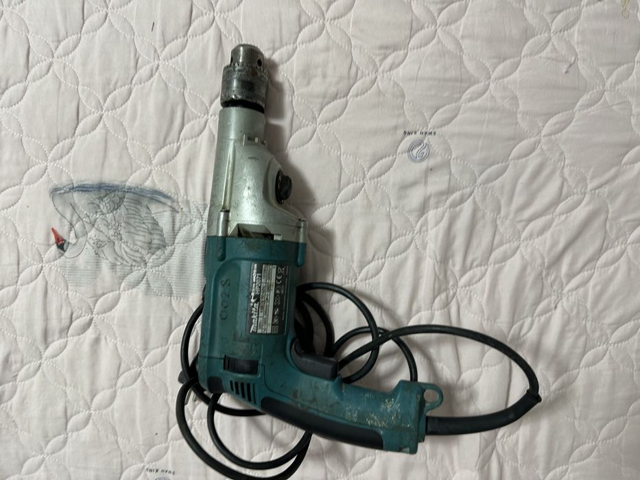 Двухскоростная ударная дрель с подсветкой Makita HP2071F