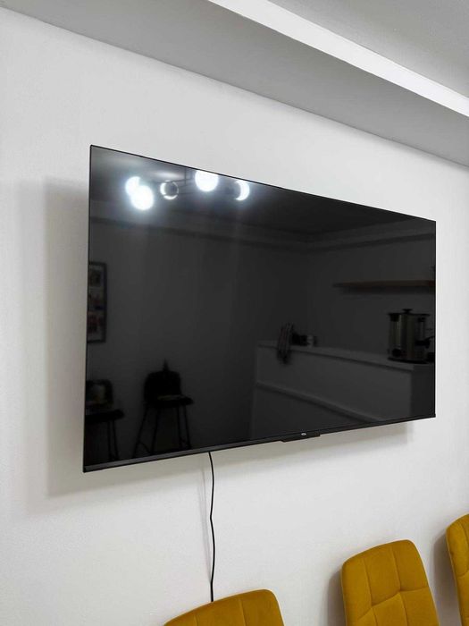 Vand Televizor TCL 139cm cu suport de perete