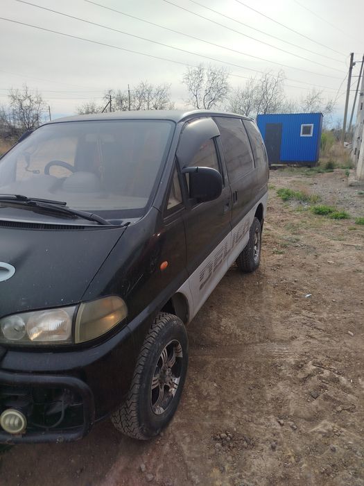 Продам Митсубиси Делику