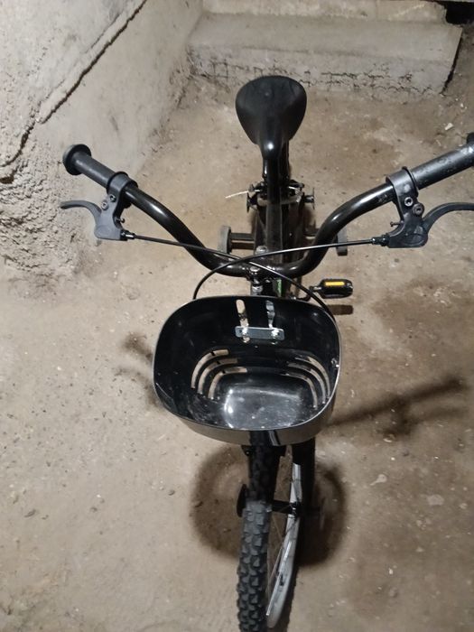 Bicicleta copii aproape nouă