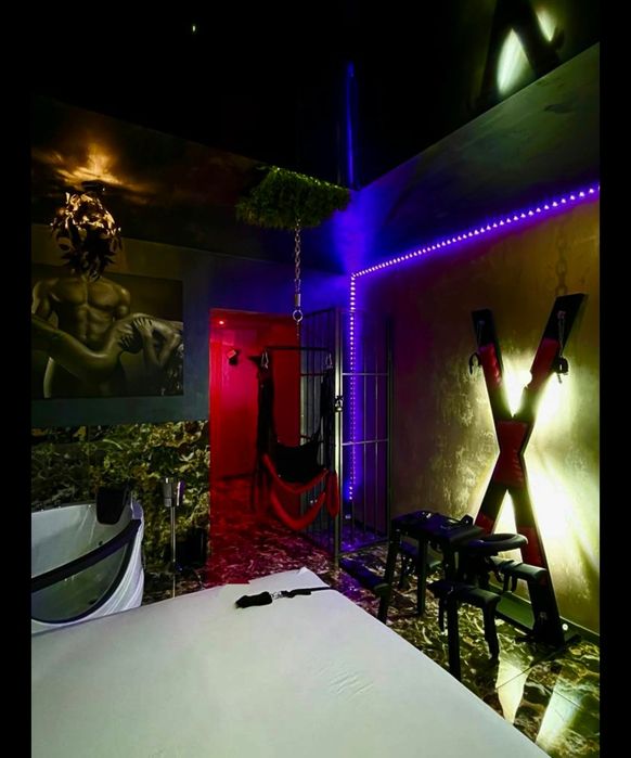 Regim hotelier - love room jacuzzi, camere BDSM