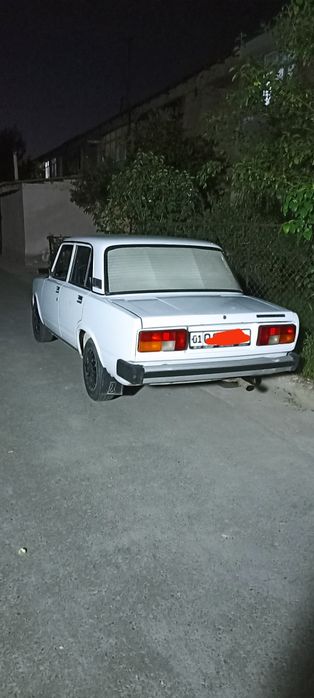 Vaz 2105 sotiladi