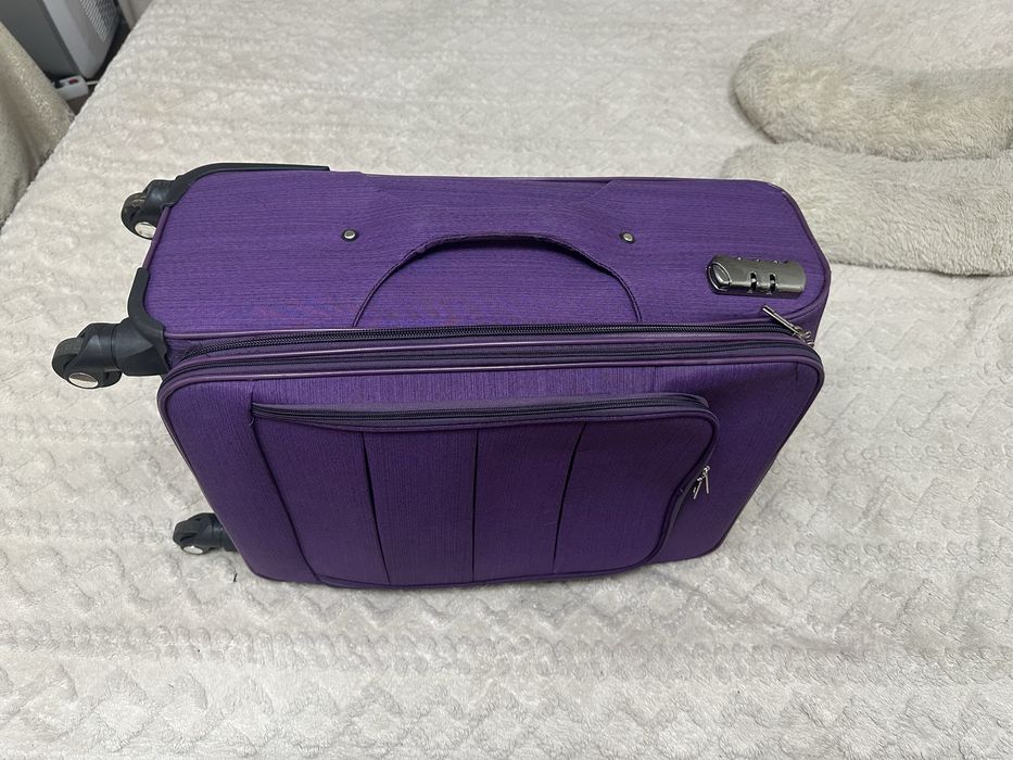 Продам классный чемодан