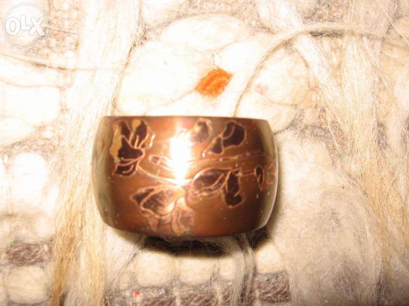 медна гривна с много красив мотив-цвете