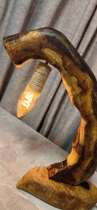 Изработка на сувенири, предмети, маси и др, от масив и епоксидна смола