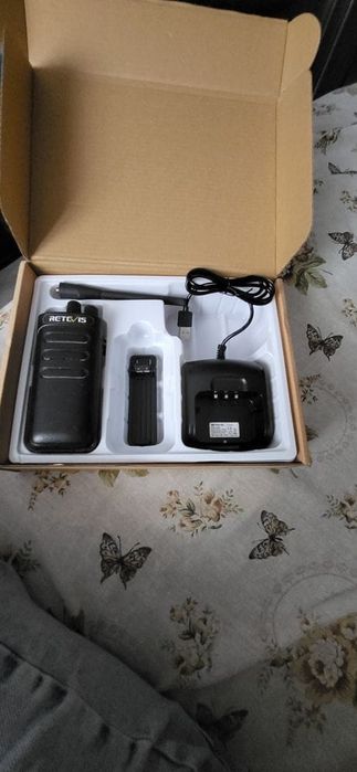 Vad doua statii  radio portabile