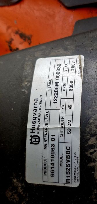 mașină de tuns iarba Husqvarna R152SVBBC 
Lățime de