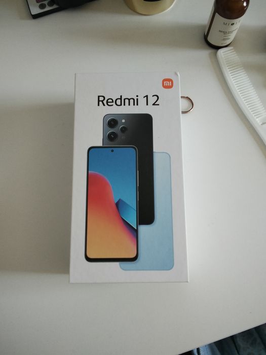 Продам телефон Xiaomi Redmi 12