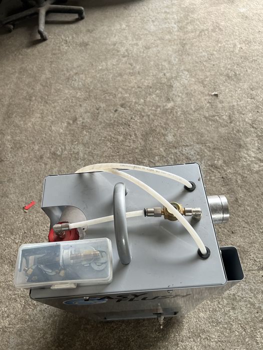 Vand aparat spalat instalati clima auto