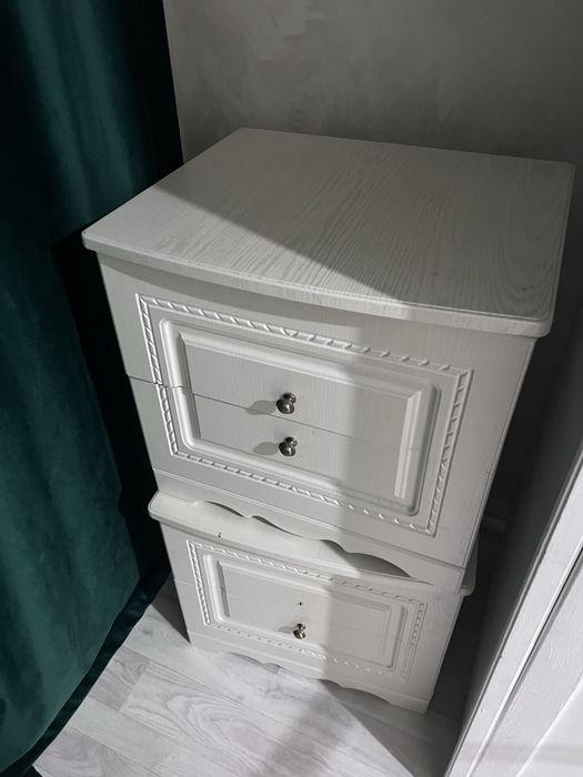 Продам шкаф с двумя тумбочками