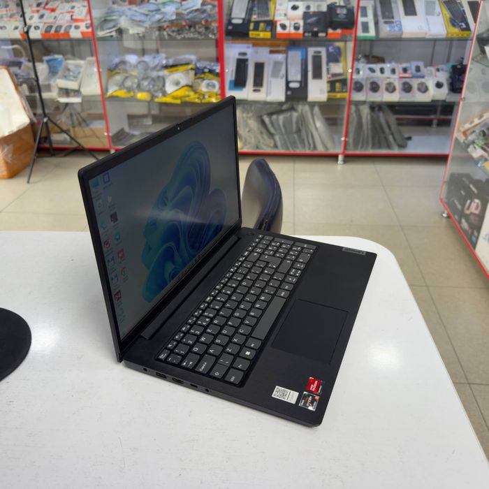 Lenovo AMD RYZEN 3 7320U 5500MHz ddr5 8/256 ssd holati ideal
