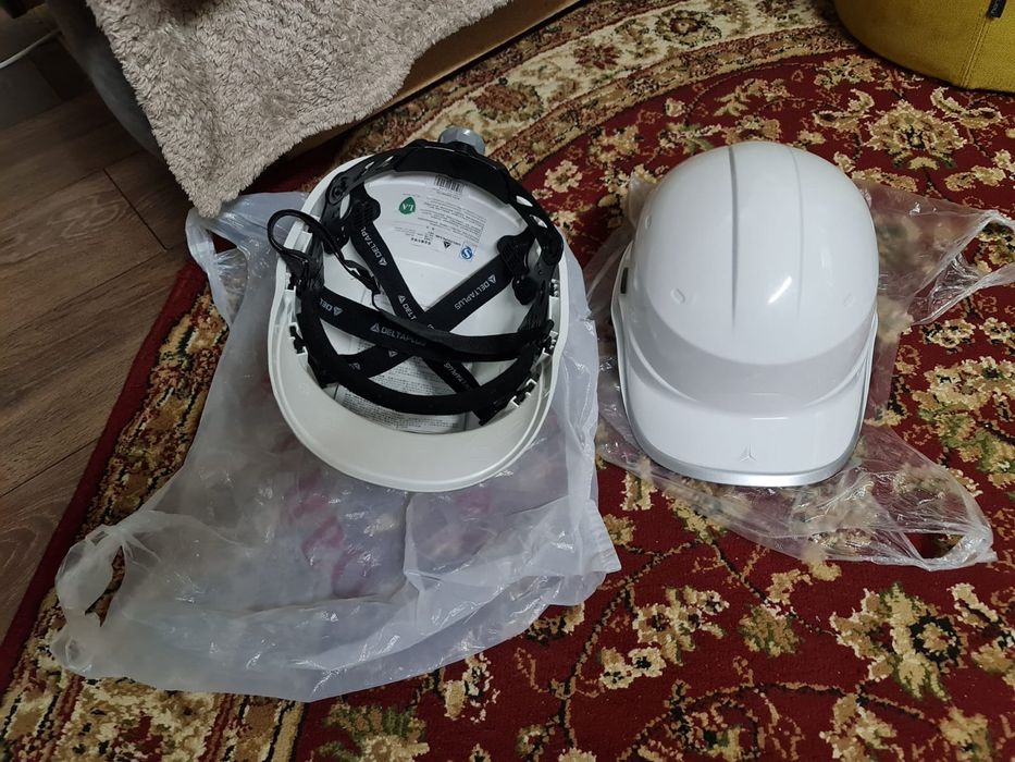 Каски Белые стройтельные