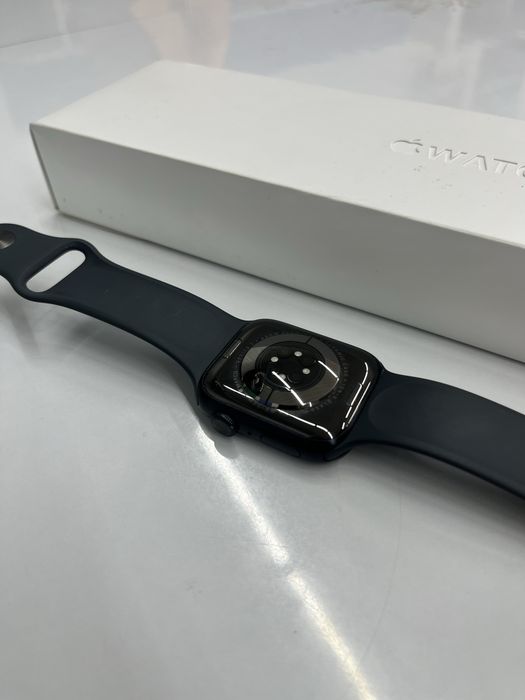 Продам Apple Watch 7 45m