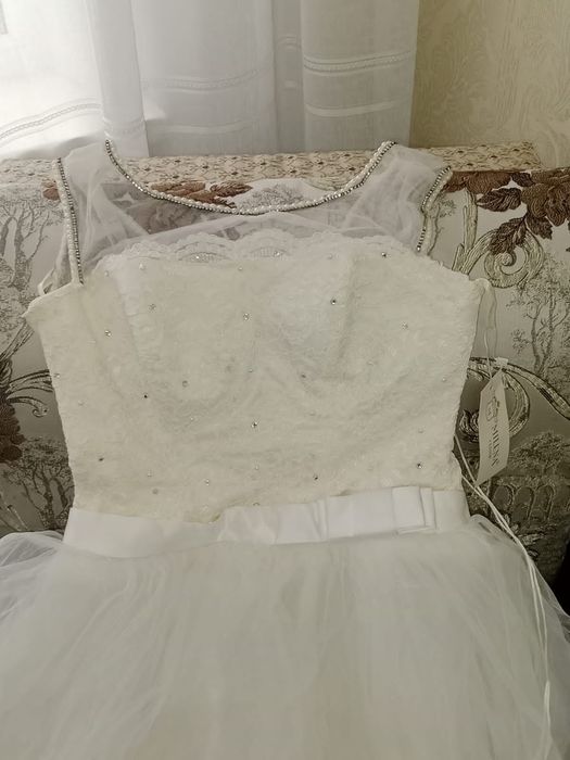 Продам свадебные платья