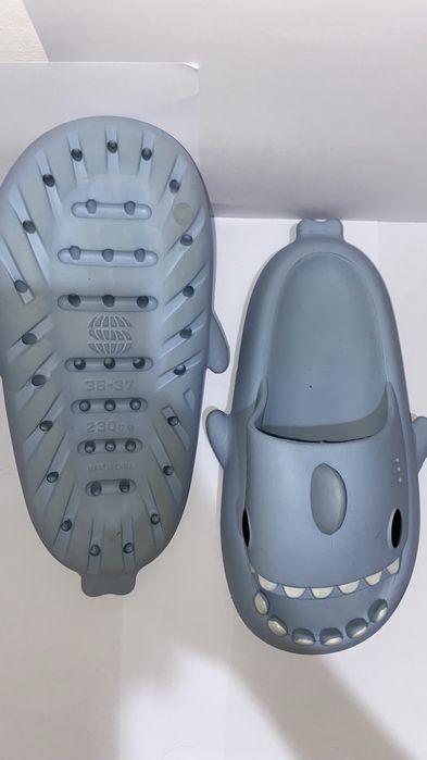 Slapi sharkiezzzz cu stickere noi